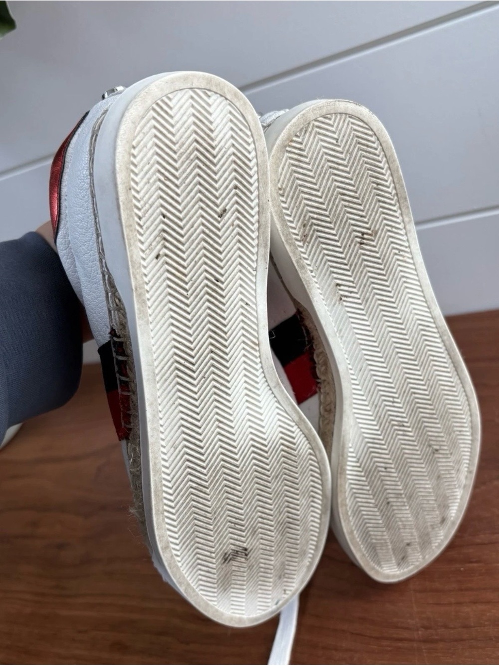 Steve Madden Women's Lex Espadrille White Sneakers Shoes Red Stripes 6 M Classic - Picture 8 of 9